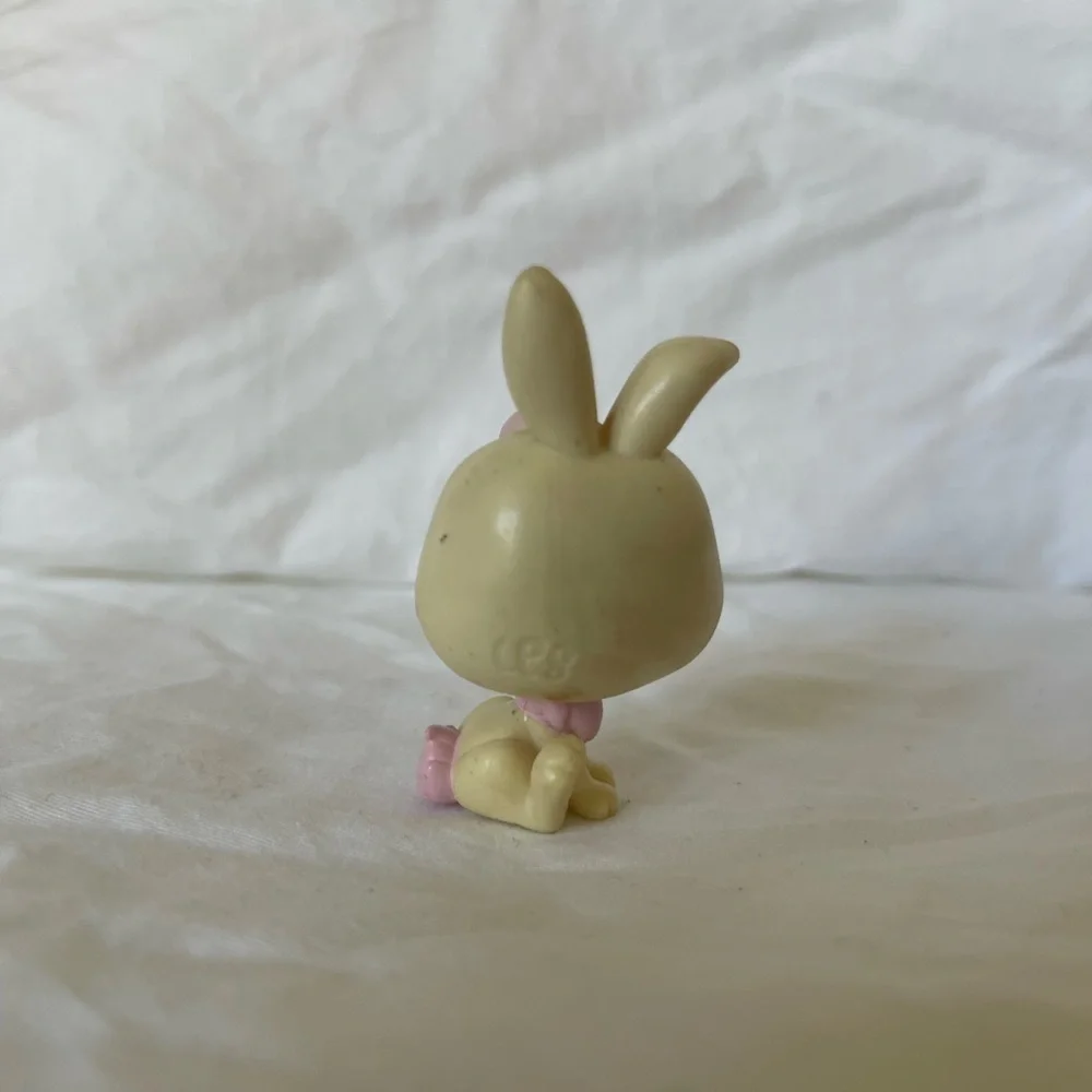 Littlest Pet Shop charming cream